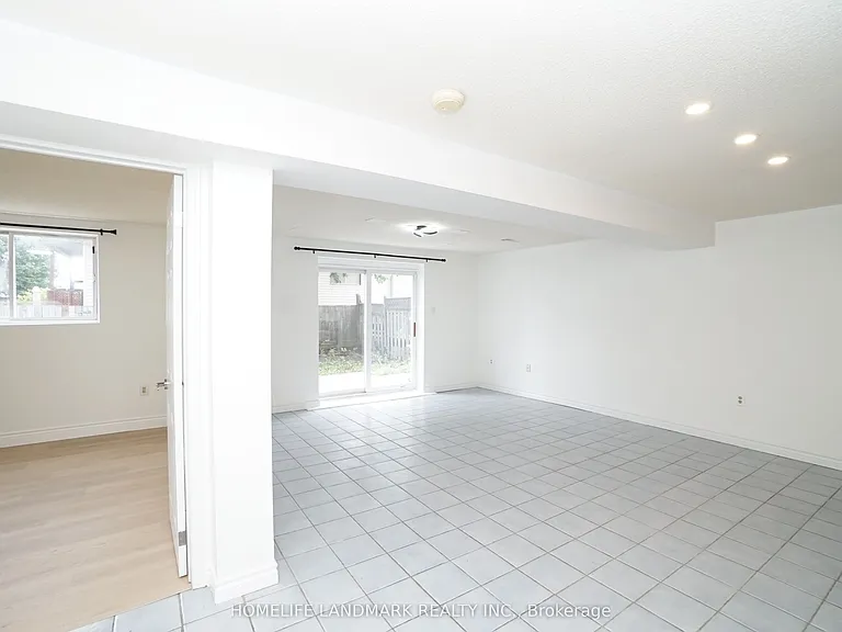 594 Queen Victoria Dr #GOUND BASEMENT — Photo 5