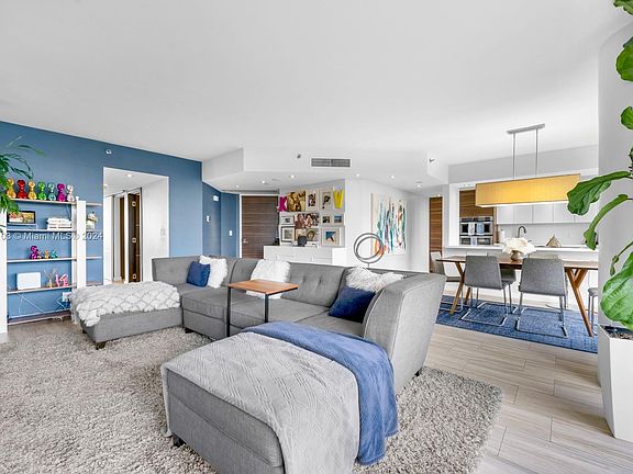 4th image of 1000 W Island Blvd APT 407