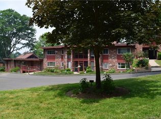 126 Sherman Hill Rd APT B8, Woodbury, CT 06798