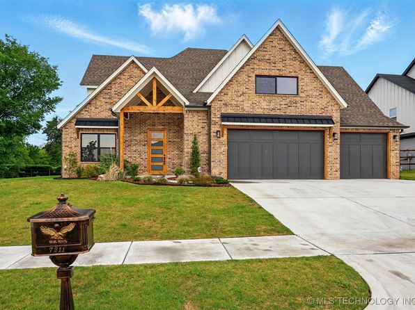 7211 N Hawthorne Ln, Owasso, OK 74055