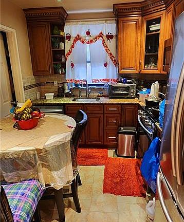 3rd image of 1275 E 51st St APT 5R