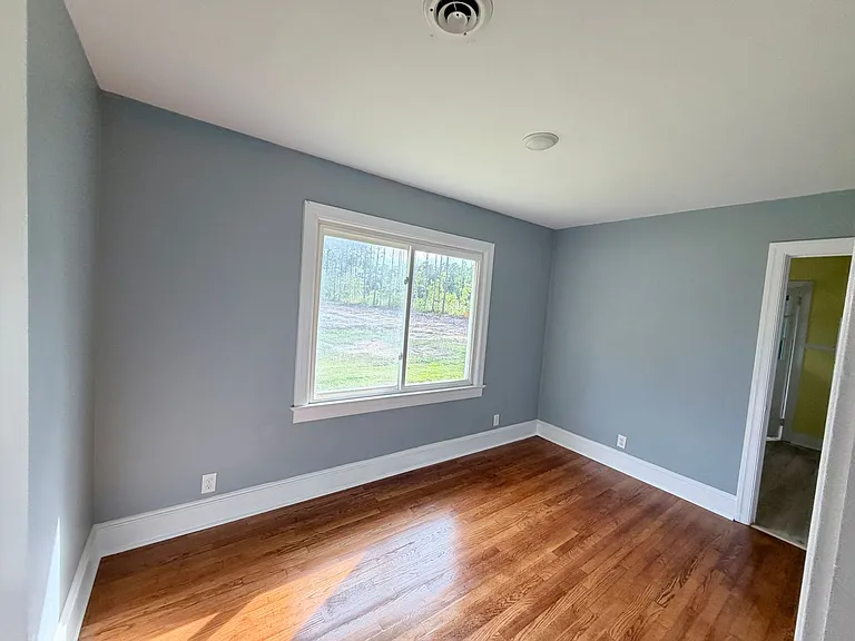 1050 Piner Rd — Photo 12