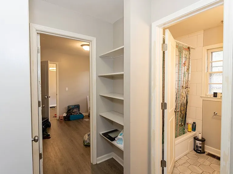 2411 Hunt Club Rd — Photo 17