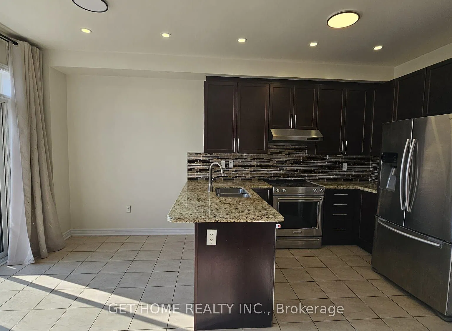 3 bed, $3,000 — Photo 3