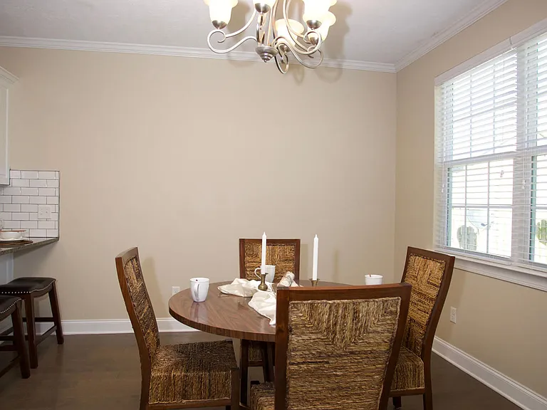484 Brantley Cove Cir — Photo 15