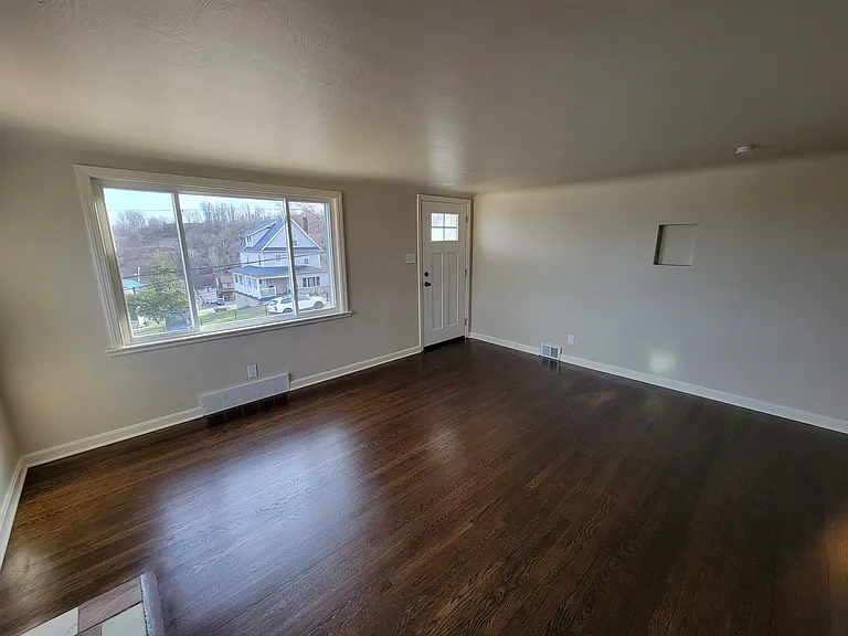 10761 Old Trail Rd — Photo 2