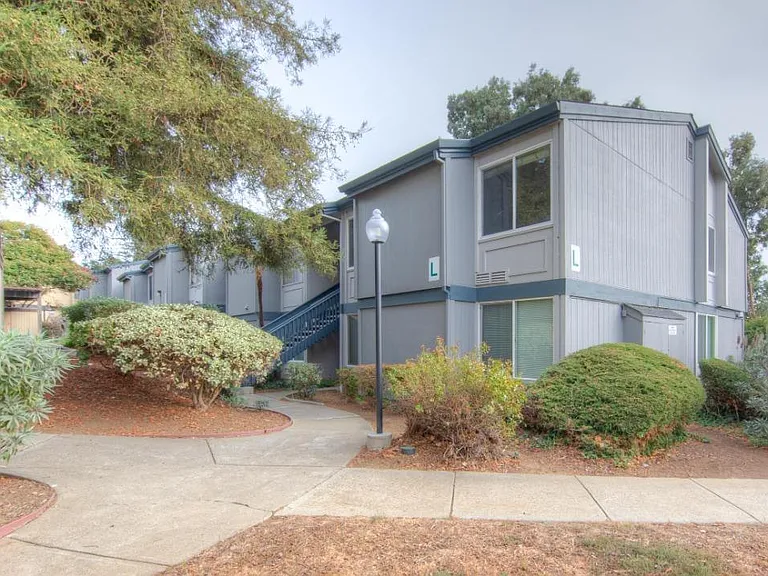 355 Parkview Ter #L-12 — Photo 1