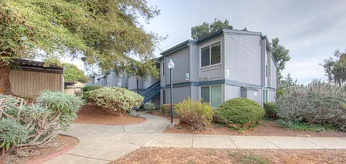 355 Parkview Ter Photo 1