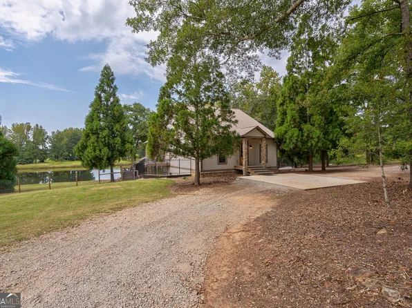 1364 Old Bishop Rd, Bishop, GA 30621