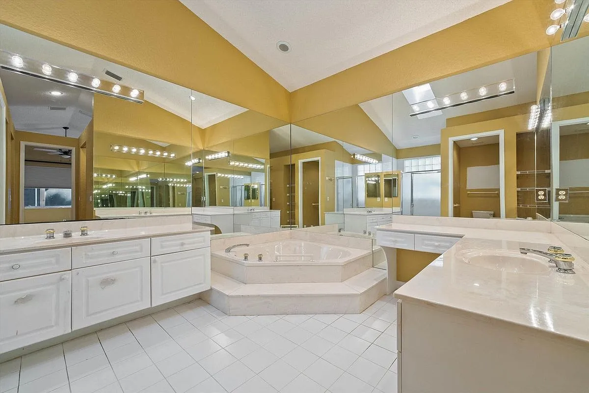 3 bed, 3.0 bath, 2595 sqft, $5,500 — Photo 4