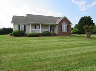 1025 Woodbury Rd, King, NC 27021