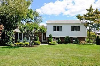 1st image of 28 Harwood Dr