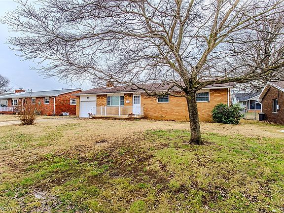 3rd image of 1587 Lois St