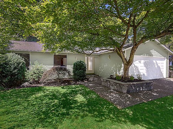 2nd image of 16754 NE 33rd Pl