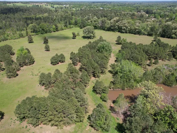 2 County Road 364 S, Henderson, TX 75654