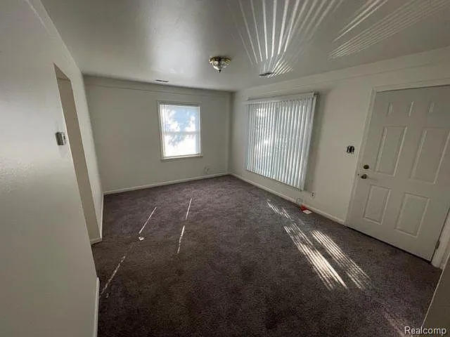 14325 Marshall Ave — Photo 3