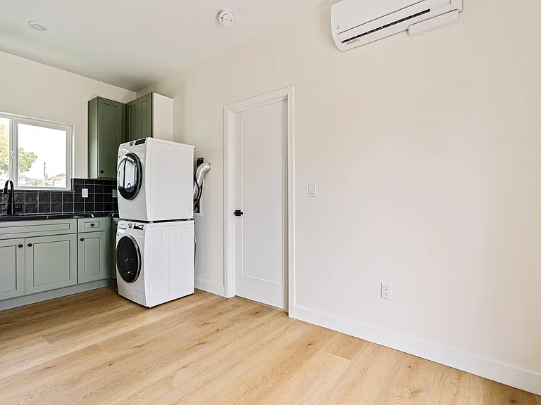 1953 Emerald St #3 — Photo 12