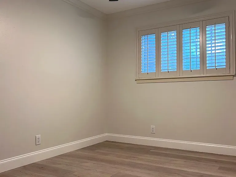 439 Brady Ln — Photo 15
