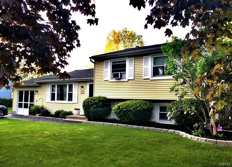 1st image of 8276 Carnation Dr