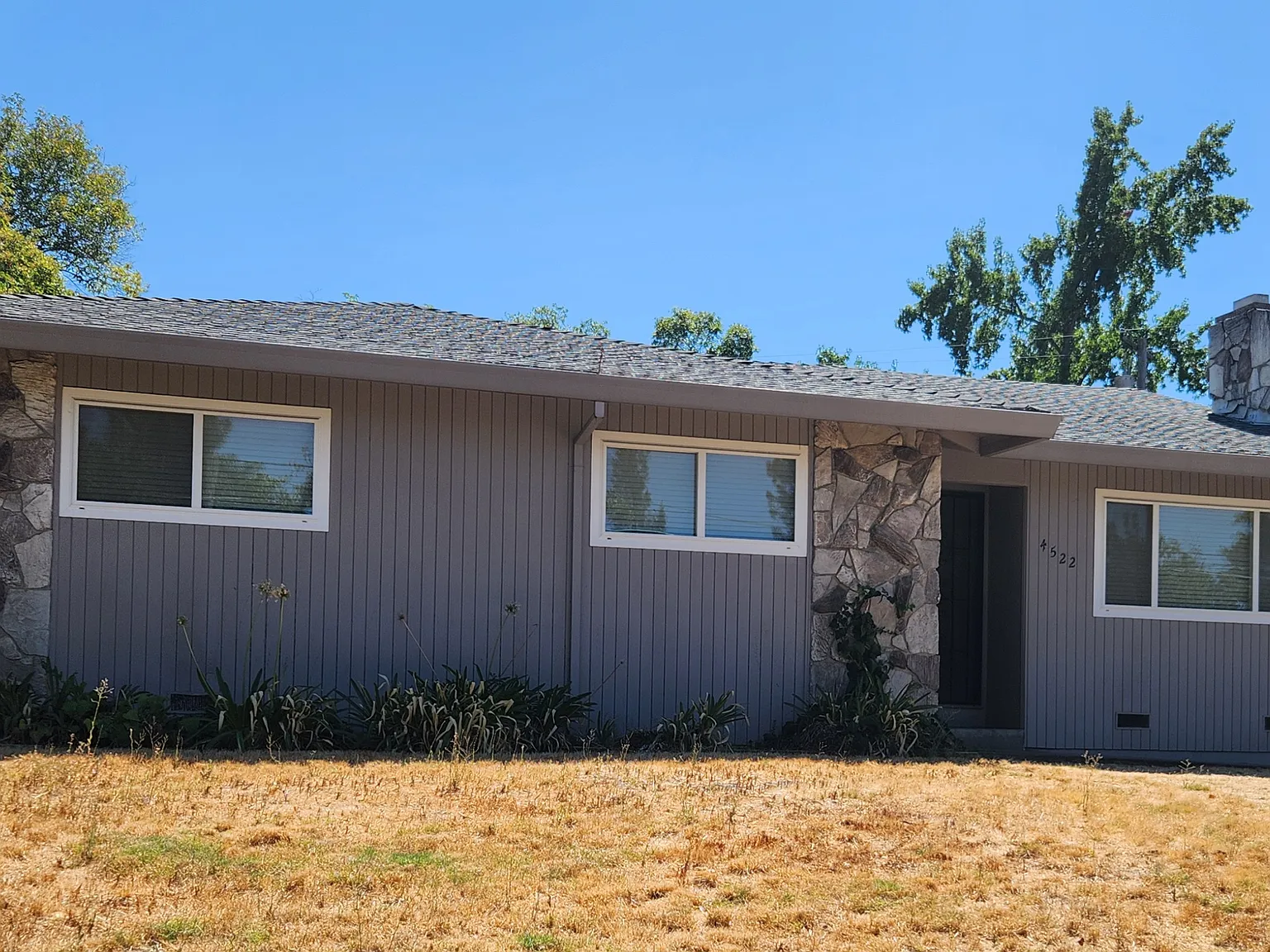 4522 Arden Way — Photo 2