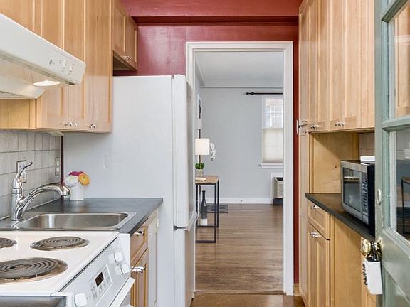 4th image of 4 Auburn Ct Unit 3-4A