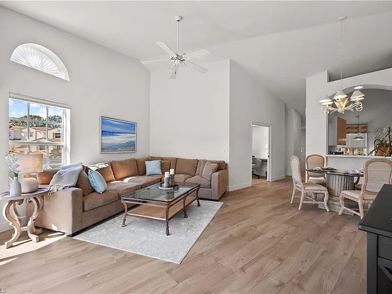 8415 Excalibur Cir #B10 — Photo 7