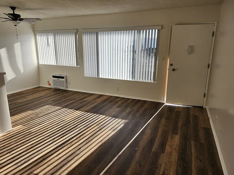 1166 Spazier Ave #1 — Photo 12