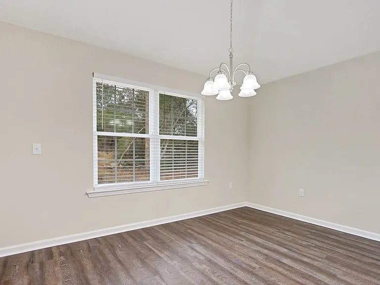 128 Villa Rd — Photo 9