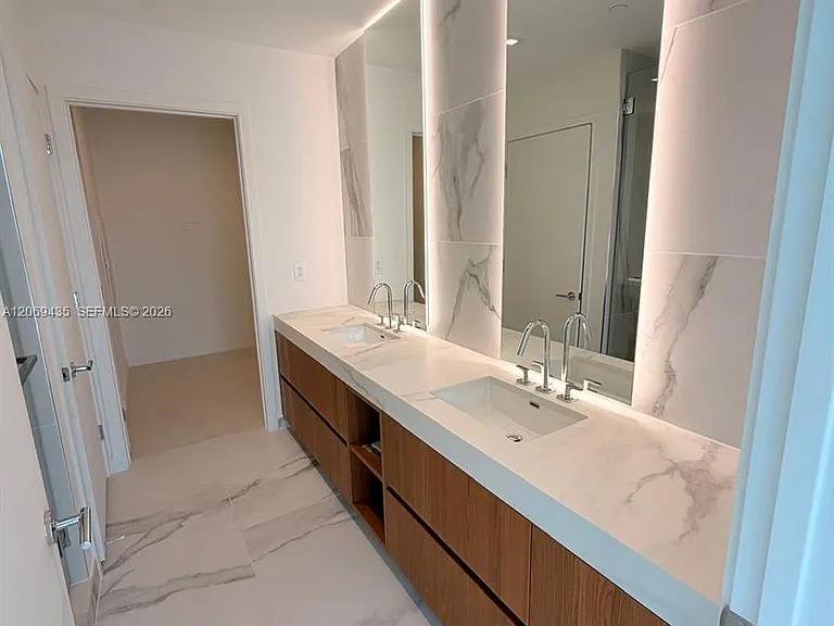 1400 Biscayne Blvd #702 — Photo 9