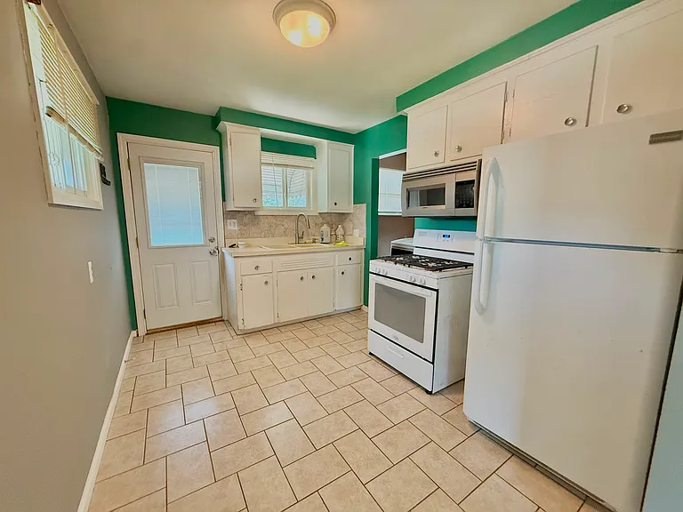 29014 Block St — Photo 13