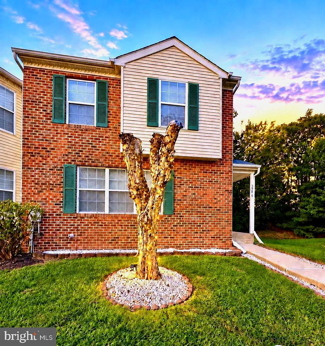 4 bed, 3.5 bath, 2274 sqft, $2,550 — Photo 1