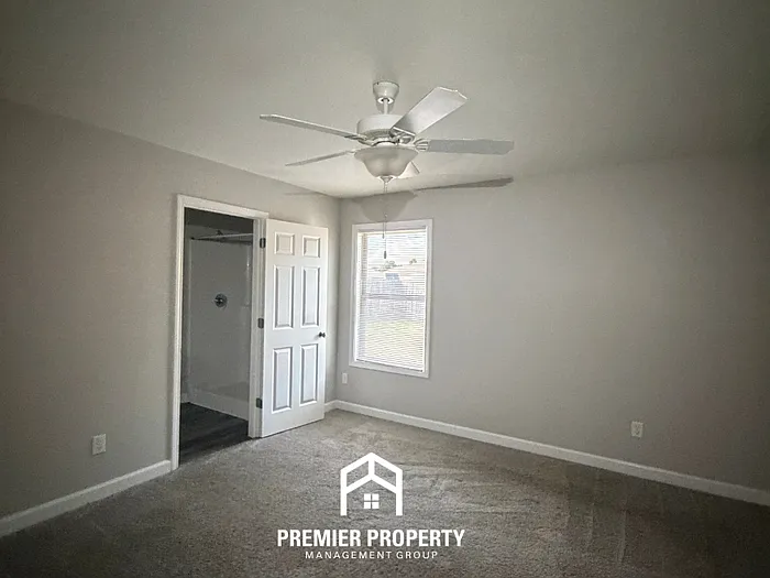 110 Castlebar Cir — Photo 6