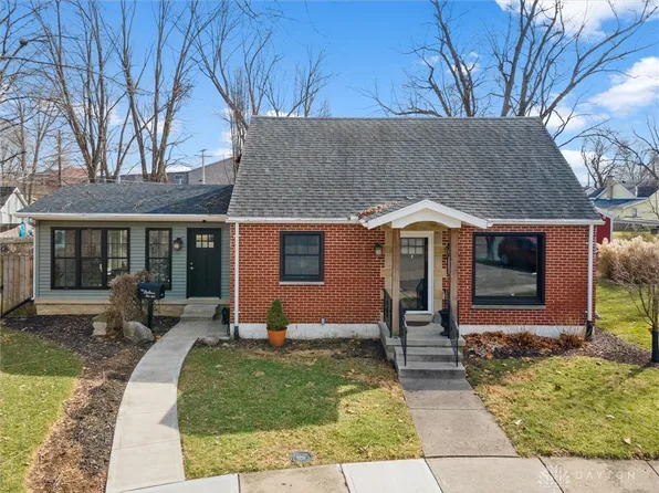 911 Devon Cir, Troy, OH 45373