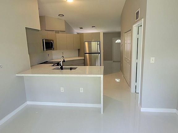 3rd image of 10257 SW 173rd Ter