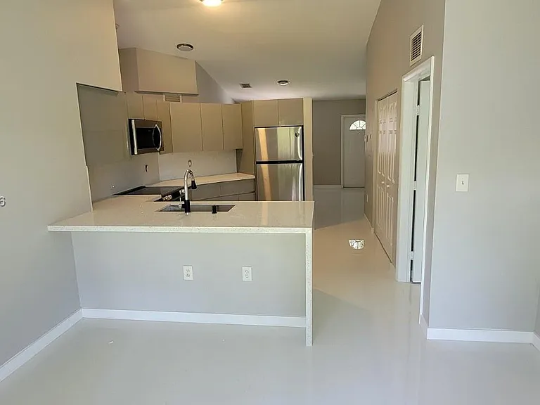 10250 SW 173rd Ter — Photo 10