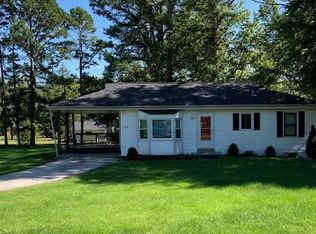 218 Robin Hill Ln, Ballwin, MO 63021