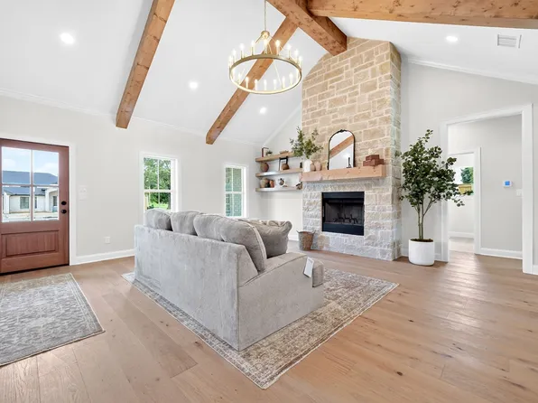301 Grace Ln, Athens, TX 75751
