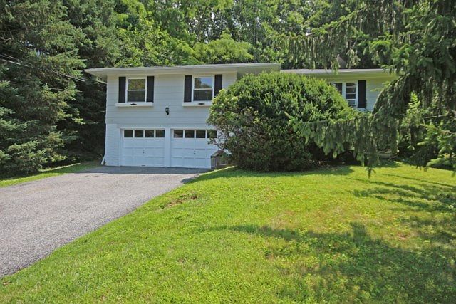 2nd image of 7 White Birch Dr