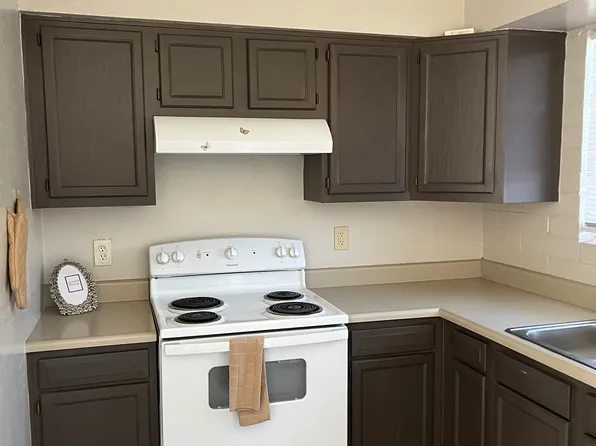6235 N 60th Ave APT 2, Glendale, AZ 85301