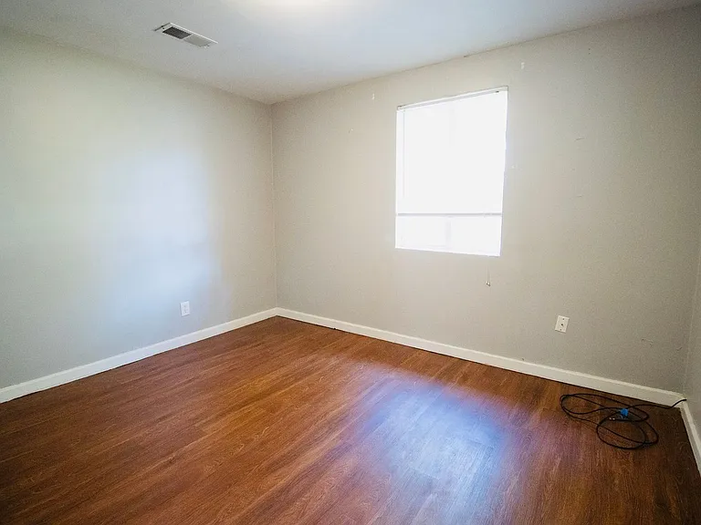 901 Central Dr — Photo 19