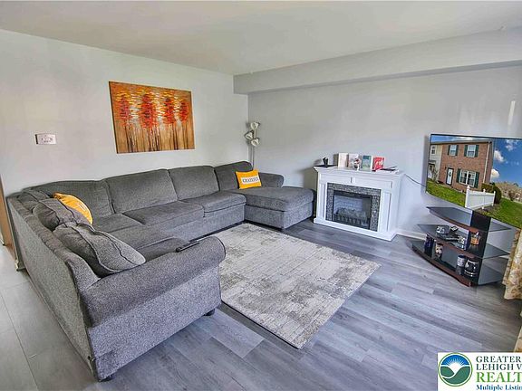 3rd image of 41 Eisenhower Cir