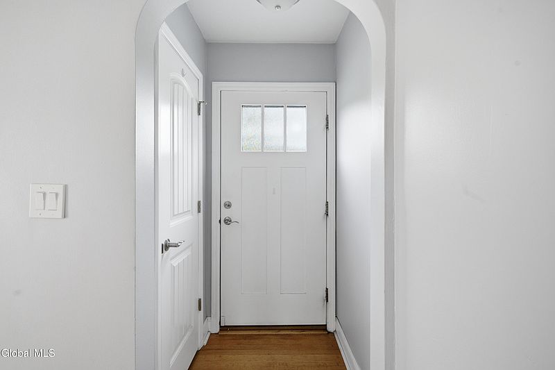 4th image of 1022 Riggi Avenue