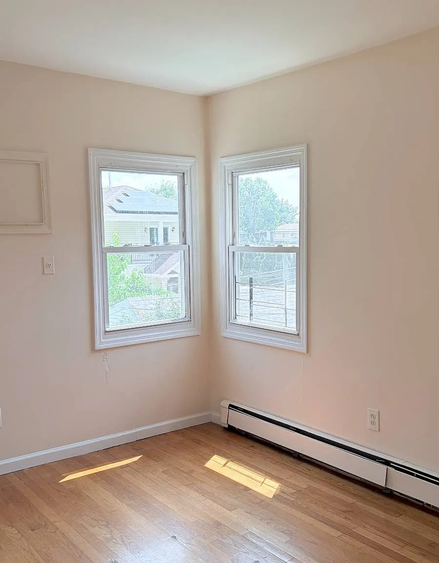 2 bed, 1.0 bath, $2,900 — Photo 4