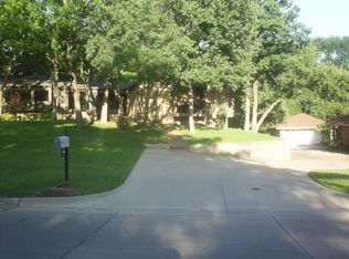 906 Shadywood Ct, Arlington, TX 76012