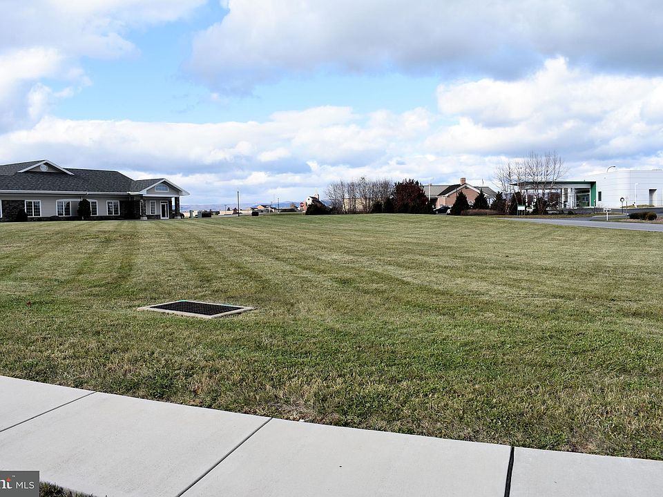 1st image of 30 Parkwood Dr