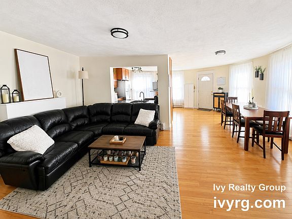 3rd image of 135 Walnut St APT 1
