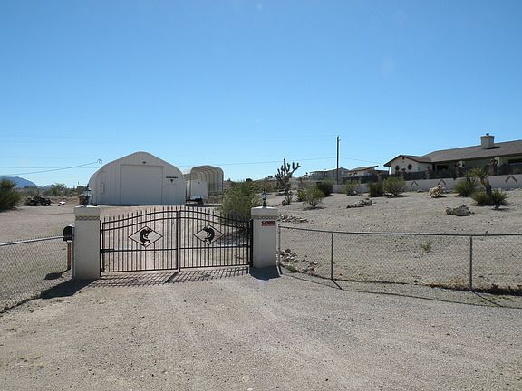 4th image of 670 W Meadview Blvd