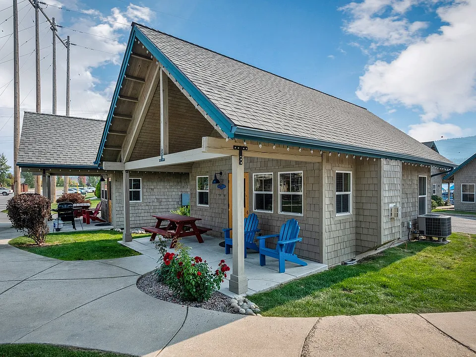 616 Marina Way #18