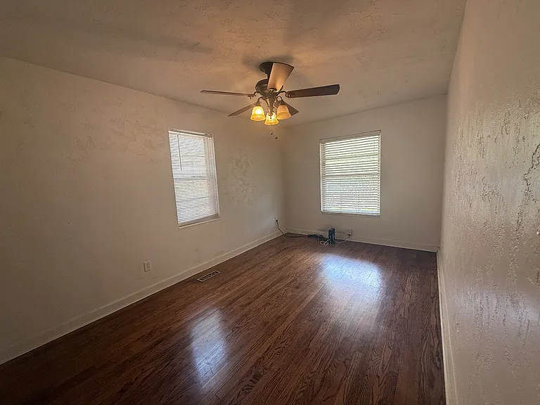 3105 NW 21st St — Photo 21