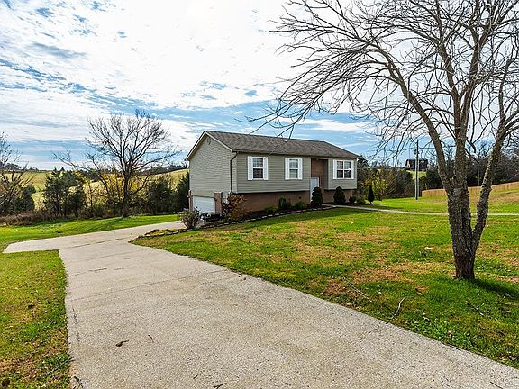 3rd image of 3007 Bell Ct